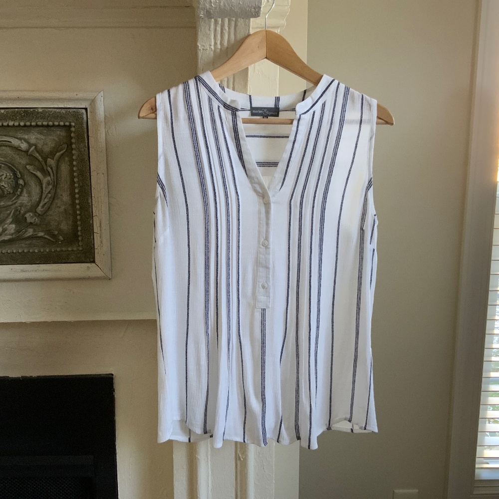 Market & Spruce Blue & White Sleeveless Top